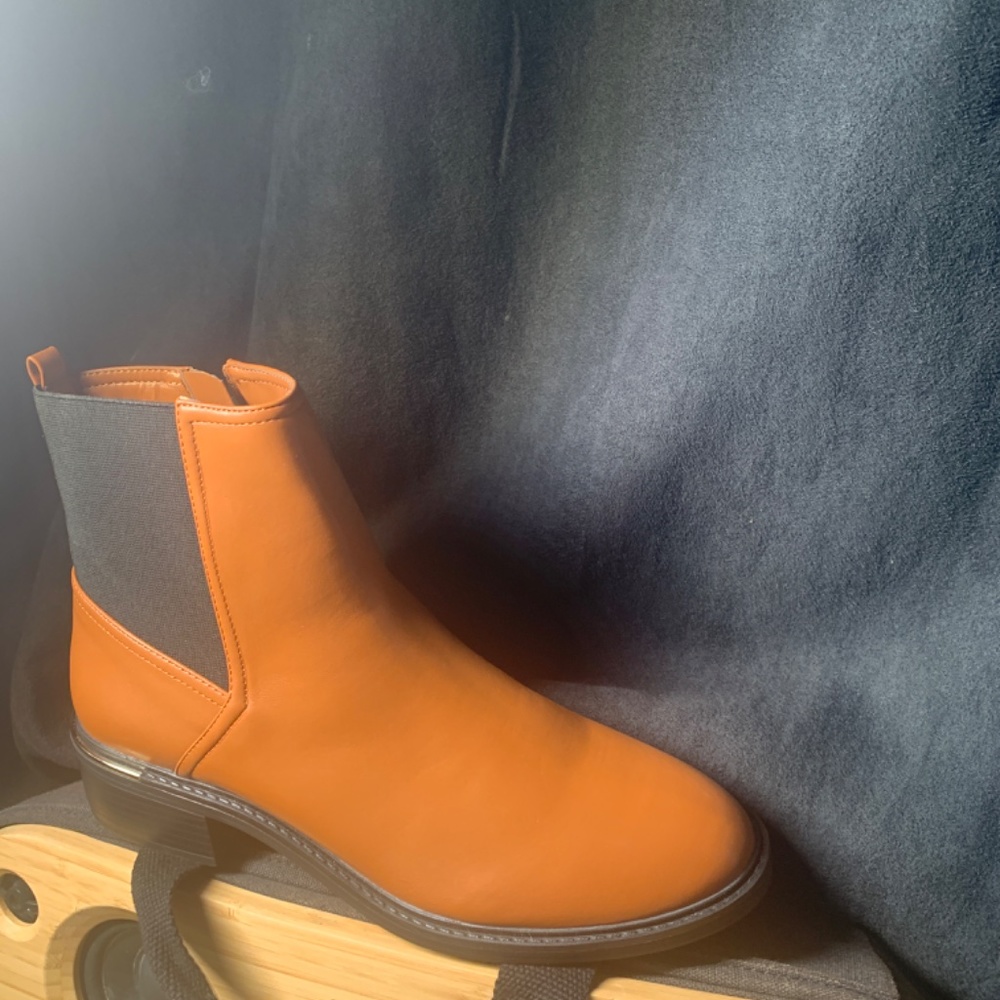 Boots - Picture 3 of 4